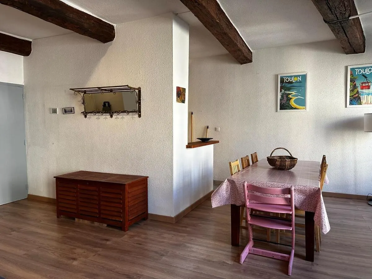 T3 Chaleureux - Vieux Toulon - Proche Port Apartment 0*,  France